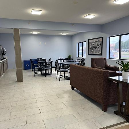 Super 8 By Wyndham Mason City Exterior photo