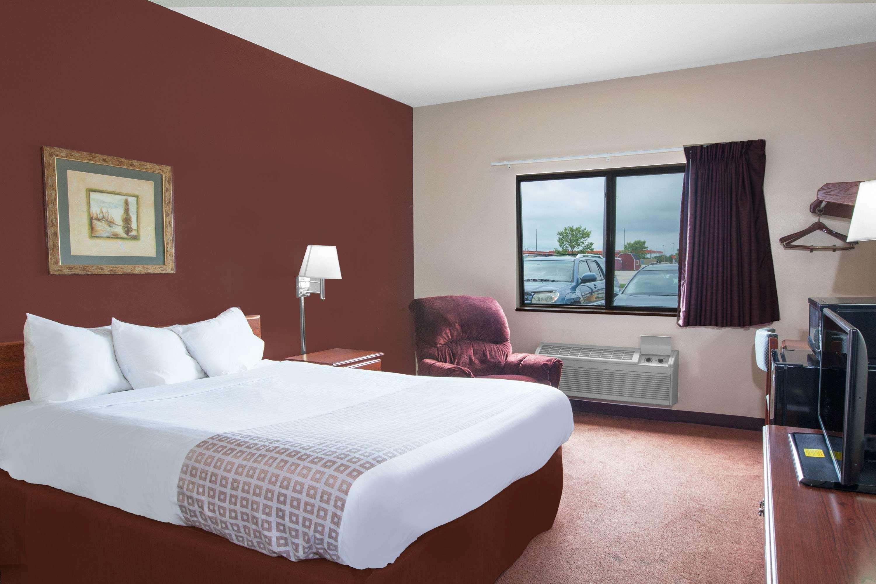 Super 8 By Wyndham Mason City Exterior photo