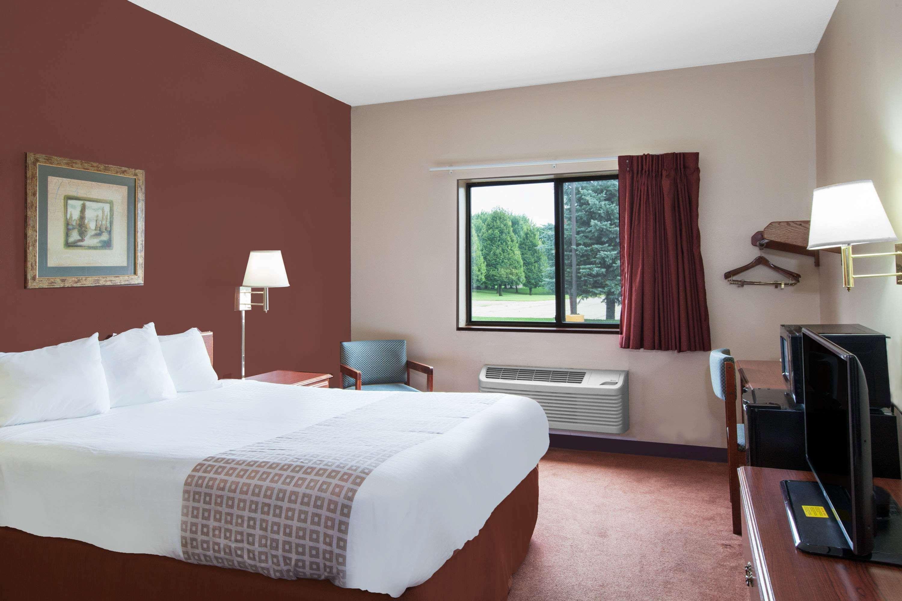 Super 8 By Wyndham Mason City Exterior photo