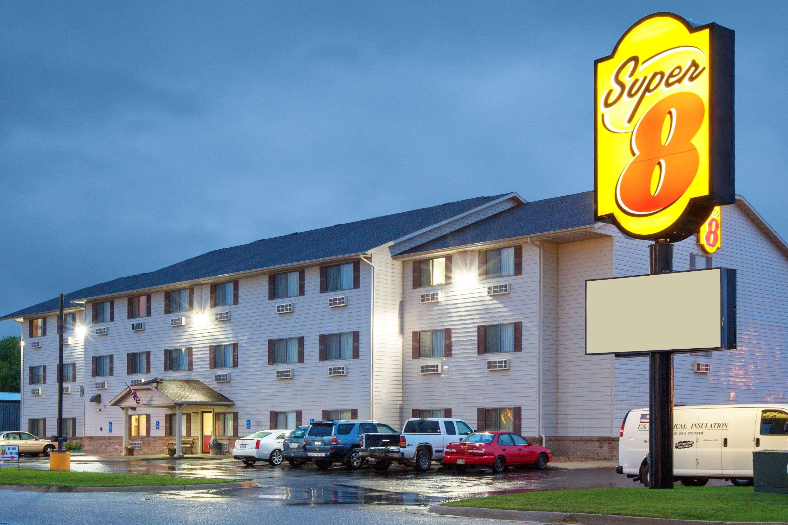 Super 8 By Wyndham Mason City Exterior photo
