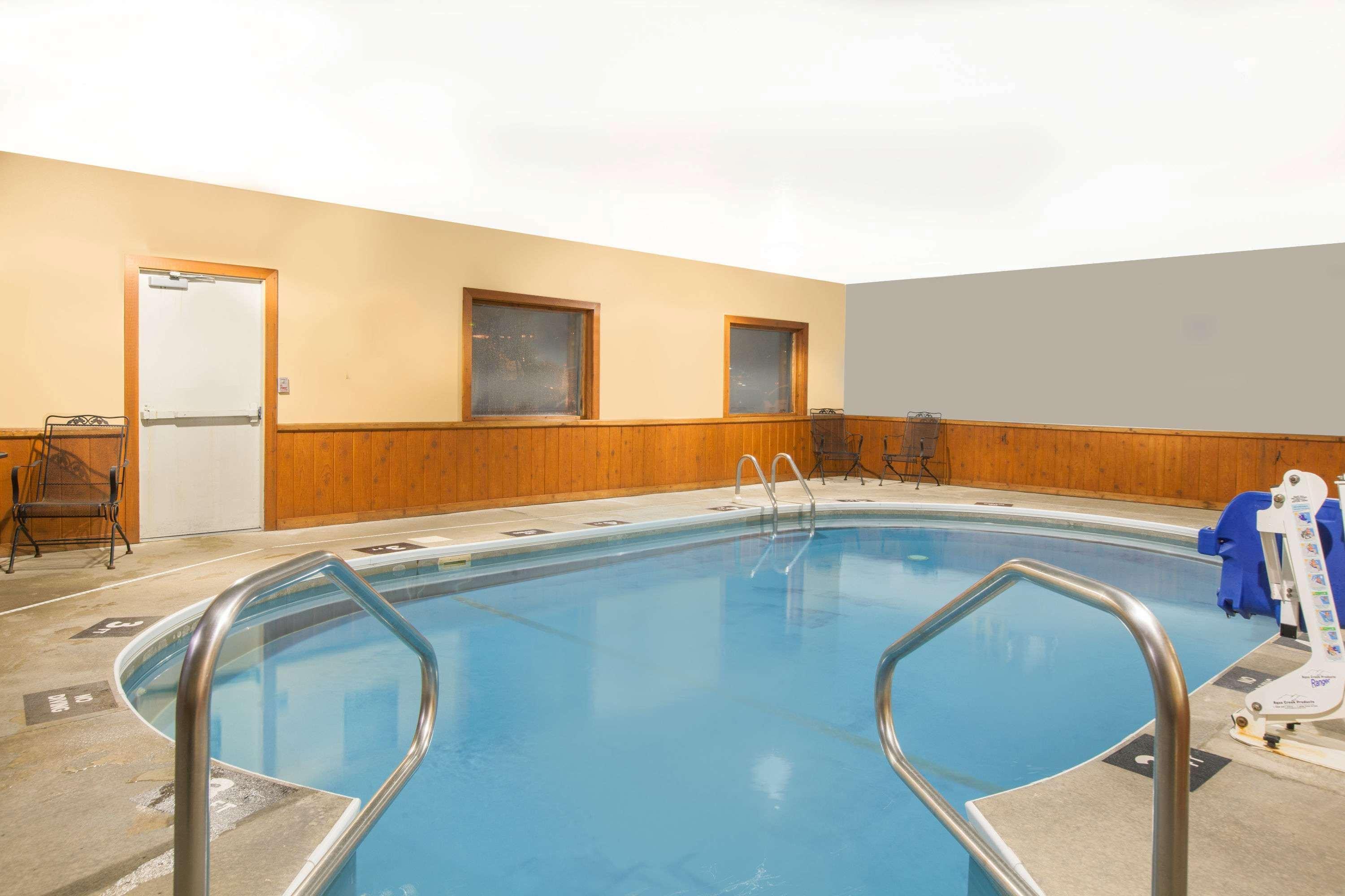 Super 8 By Wyndham Mason City Exterior photo
