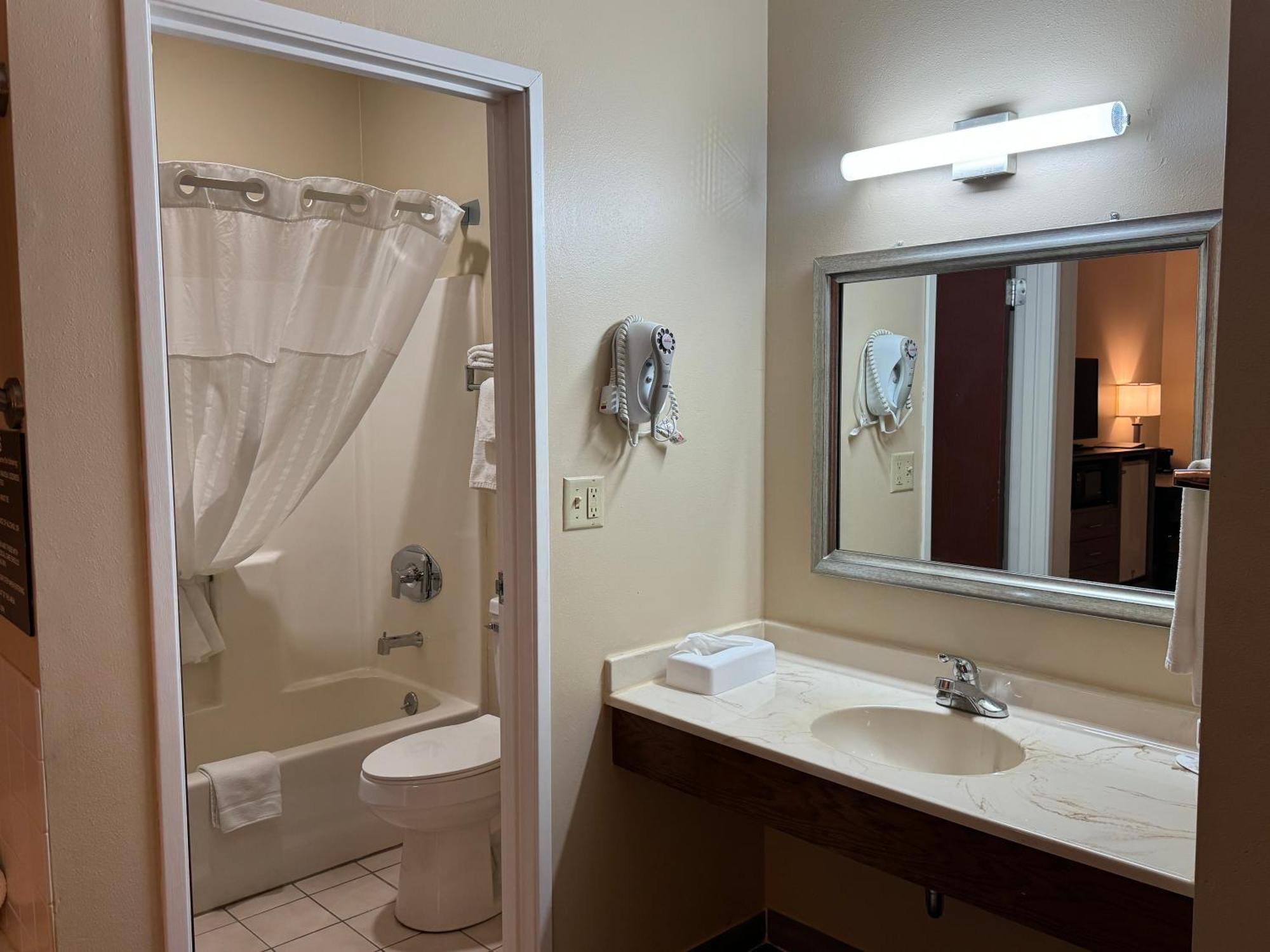 Super 8 By Wyndham Mason City Exterior photo